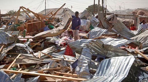 Bilanţul atacului din capitala Somaliei a crescut la 30 de morţi şi peste 50 de răniţi