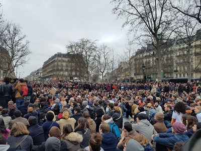 Manifestaţii importante, inspirate de cele din România, au avut loc duminică în mai multe oraşe ale Franţei. FOTO. VIDEO