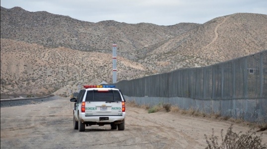 SUA emit noi ordine pentru combaterea imigraţiei ilegale, inclusiv accelerarea expulzărilor