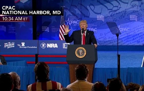 Trump lansează un nou atac vehement la adresa presei, în primul său discurs ca preşedinte la cea mai mare reuniune a conservatorilor din SUA. VIDEO