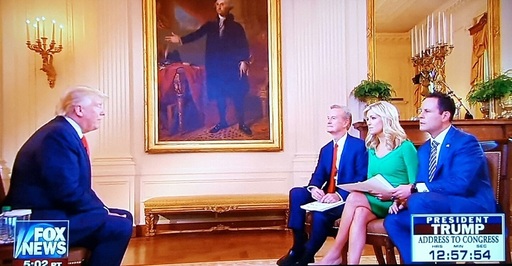Trump sugerează că ar putea lăsa neocupate multe posturi vacante în cadrul administraţiei