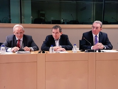 România are de câştigat de pe urma CETA, atât în ceea ce priveşte relaţiile comerciale directe, cât şi cele indirecte, afirmă europarlamentari PPE