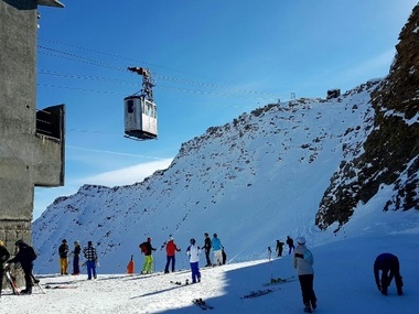 Trei persoane şi-au pierdut viaţa şi alte două rămân dispărute în urma unei avalanşe din staţiunea italiană Courmayeur