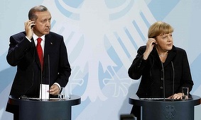 Merkel respinge acuzaţii turce, în urma anulării a două mitinguri pro-Erdogan în Germania