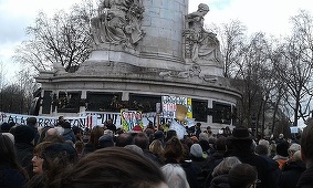 Contramanifestaţie împotriva ”corupţiei” în Piaţa Republicii, în paralel cu mitingul pro-Fillon de la Trocadéro