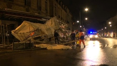 Cel puţin doi morţi şi şapte răniţi în urma unei furtuni puternice care a afectat Franţa. VIDEO