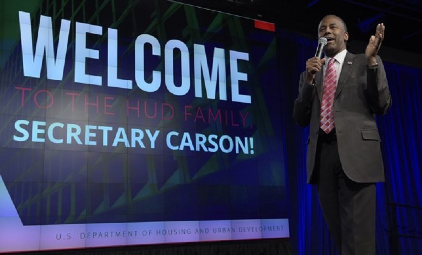 Carson, criticat după ce-i numeşte pe sclavi ”imigranţi” în primul său discurs ca secretar pentru Locuinţe