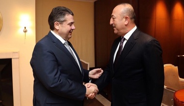 Acuzaţiile turce de nazism la adresa Germaniei sunt o ”linie roşie”, avertizează Sigmar Gabriel după întâlnirea cu Cavusoglu