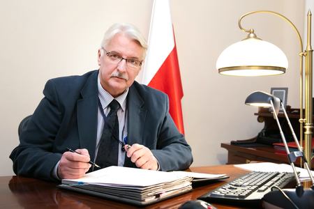 Polonia va începe să obstrucţioneze afacerile curente ale UE şi să “joace dur” la Bruxelles, după numirea lui Tusk, avertizează şeful diplomaţiei de la Varşovia