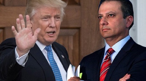 Procurorul pentru Manhattan a refuzat să îşi dea demisia, pentru că Trump îi promisese că va rămâne în funcţie; autorităţile l-au demis