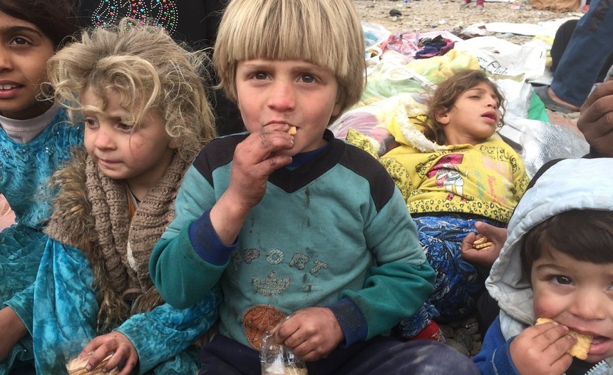 Aproape 100.000 de persoane au fugit din calea confruntărilor din vestul Mosulului, anunţă OIM