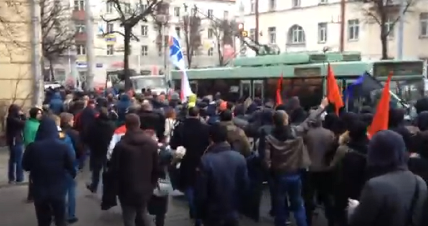 Câteva mii de belaruşi au protestat faţă de o lege care îi taxează dacă nu muncesc suficient