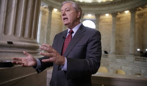 Senatorul republican Lindsey Graham ameninţă că va obliga FBI-ul cu mandat să spună dacă Trump a fost interceptat