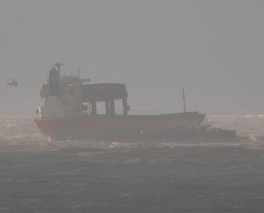 Şapte persoane dispărute după ce un cargobot turc a eşuat în largul coastelor Libiei