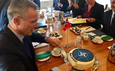 Stoltenberg îndeamnă Austria şi Turcia să-şi soluţioneze conflictul pentru a nu afecta NATO