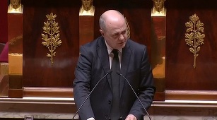 Ministrul francez de Interne, în centrul unui scandal, după ce şi-a angajat fiicele ca asistente parlamentare