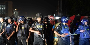 Şase persoane şi-au pierdut viaţa într-un dublu atentat sinucigaş din Bangladesh