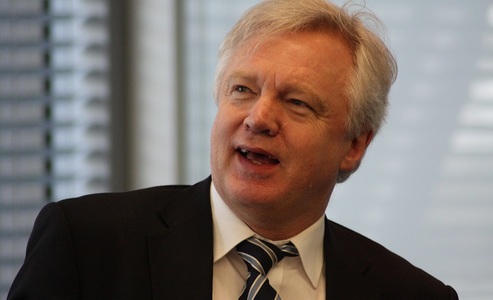 Davis: După ce Marea Britanie iese din UE, imigraţia ar trebui să crească sau să scadă în funcţie de nevoile economiei