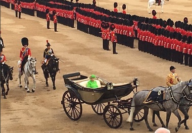 Poliţia a instalat bariere noi în jurul Castelului Windsor, la o săptămână după atacul de la Londra