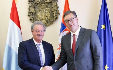 Europenii nu pot pedepsi M.Britanie pentru că prăseşte UE, afirmă Luxemburgul; Suedia vrea negocieri asupra Brexitului ”orientate către rezultate”