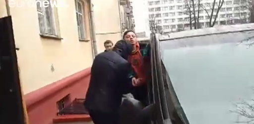 Poliţia din Minsk a descins la un post independent de televiziune, a confiscat echipamente şi a reţinut un cameraman