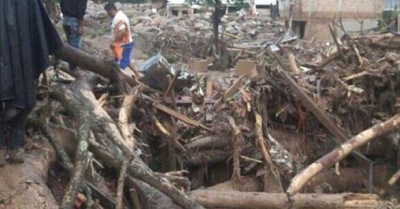 Cel puţin 112 oameni au murit şi alţi peste 120 au fost răniţi în urma unei alunecări de teren în Columbia