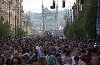 Mii de oameni au protestat la Budapesta faţă de proiectul de lege ce ar putea obliga o universitate finanţată de Soros să îşi încheie activitatea