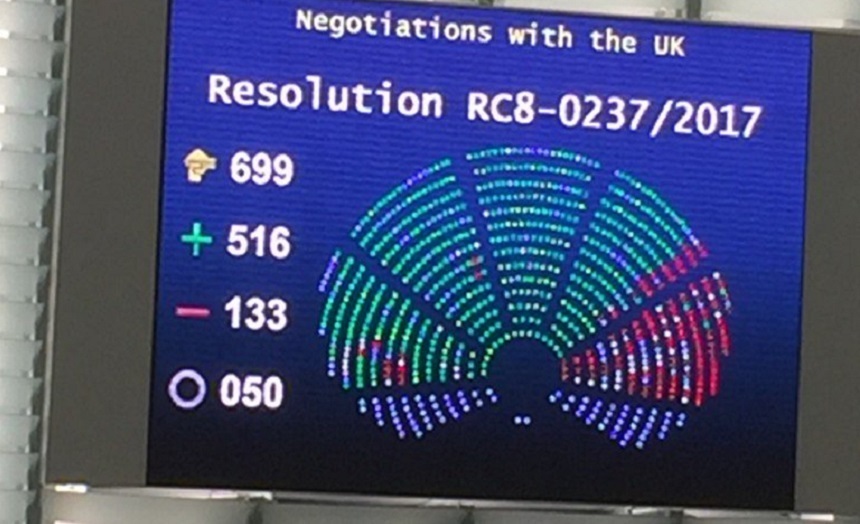 Parlamentul European adoptă cu o majoritate largă ”linii roşii” în negocierile Brexitului