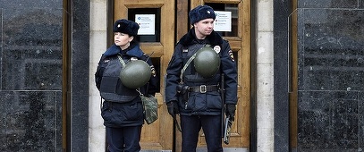Explozibilii descoperiţi într-un bloc din Sankt Petersburg sunt similari bombei neexplodate descoperite la metrou luni