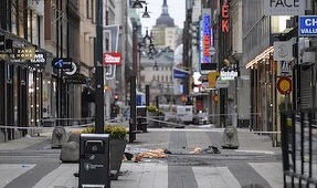 Zece persoane, dintre care patru grav rănite, internate în continuare după atentatul de la Stockholm, anunţă serviciile de sănătate