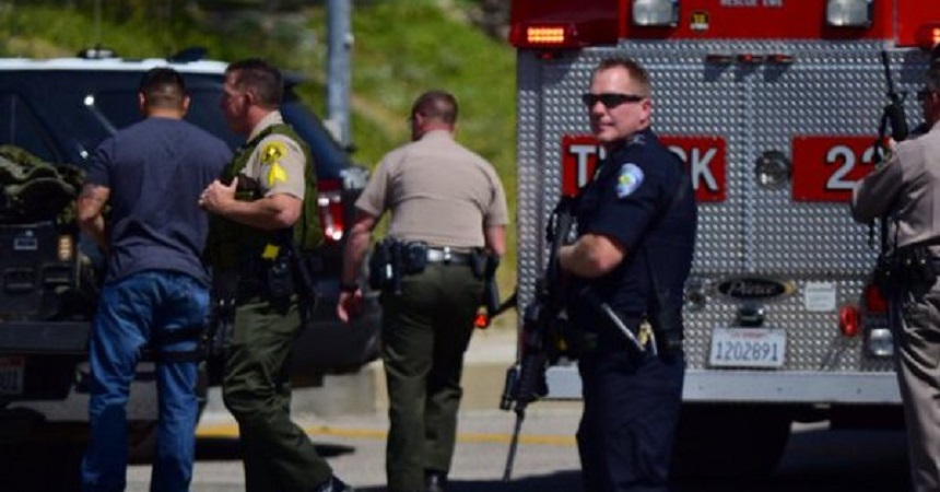 Elevii de la şcoala primară din San Bernardino vizată de un atac armat sunt evacuaţi la un liceu din apropiere