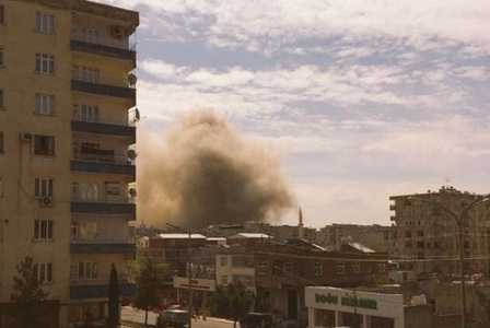 Turcia: Patru persoane rănite într-o explozie care s-a produs în timpul reparării unui tanc al poliţiei din Diyarbakir