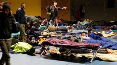 MSF anunţă că 600 de migranţi lipsesc în urma incendiului care a distrus tabăra Grande-Synthe