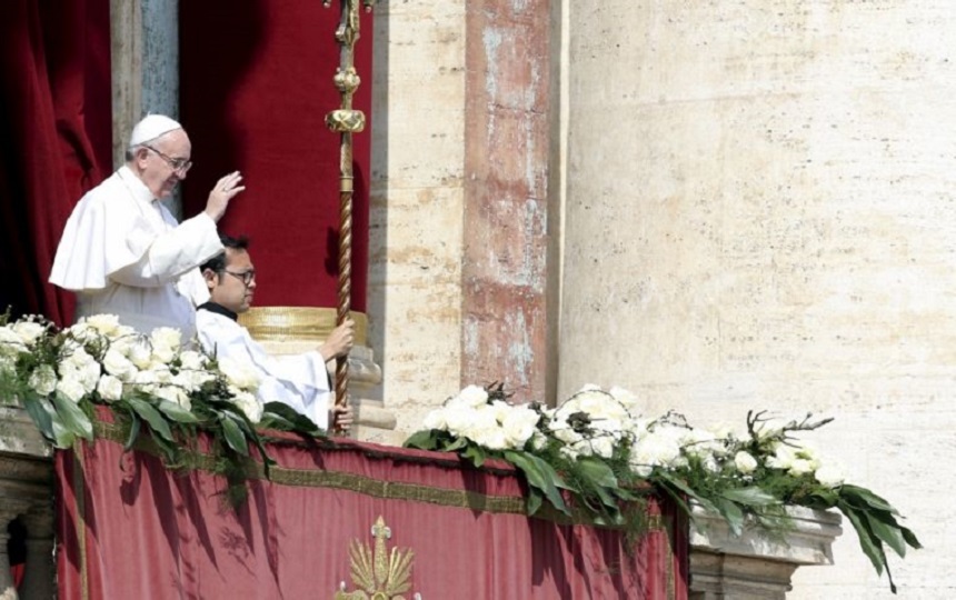 Papa Francisc condamnă în duminica Paştelui atentatul de la Rashidin vizând evacuaţi drept un atac ”infam”