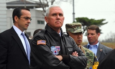 Vicepreşedintele Pence a dat asigurări Japoniei că toate opţiunile sunt pe masă pentru situaţia din Coreea de Nord