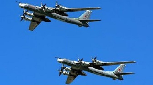 Două F-22 americane au interceptat două bombardiere ruse nucleare de tip Tu-95 în largul Alaskăi