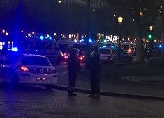 Atacul armat de pe Champs-Élysées: Trei persoane sunt în arest. Bilete cu adrese ale sediilor forţelor de ordine, găsite în maşina atacatorului, iar lângă el un bilet favorabil Statului Islamic UPDATE, VIDEO