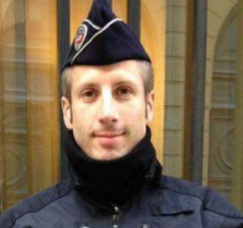 Poliţistul ucis în atacul de pe Champs-Elysees a participat la intervenţia de la Bataclan 