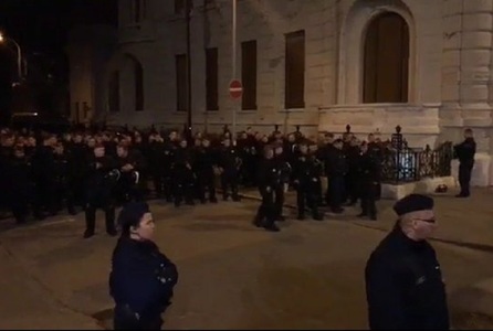 Mii de unguri au protestat faţă de influenţa tot mai mare a Rusiei în ţara lor şi faţă de Guvern. VIDEO