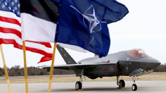 Două avioane de vânătoare invizibile pe radar de tip F-35 în Estonia, în vederea participării la exerciţii militare NATO