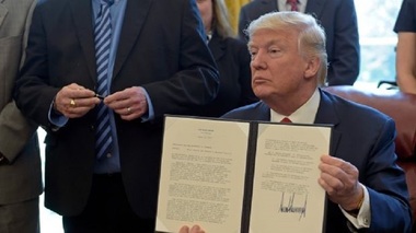 Donald Trump declară un război comercial Canadei, principalul partener economic al SUA