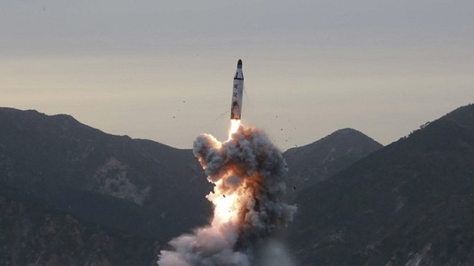 Coreea de Nord a testat o rachetă balistică. Oficial SUA: Racheta a aterizat în teritoriul nord-coreean. UPDATE