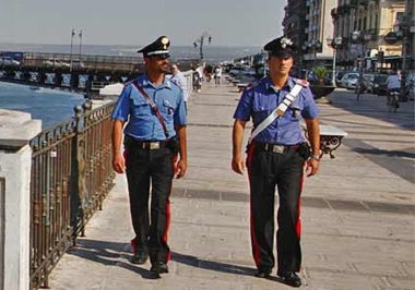 Italia: Autorităţile au lansat o anchetă, după ce o femeie a simulat o sarcină şi a cumpărat bebeluşul unei românce