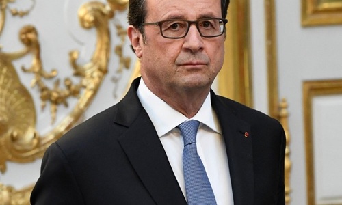 Preşedintele Hollande le cere francezilor să voteze ”de dragul Franţei şi al Europei” cu Emmanuel Macron