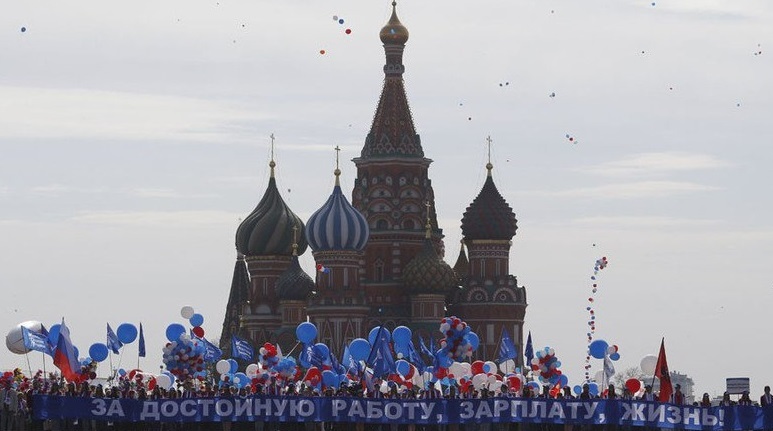 Aproximativ 130.000 de persoane s-au adunat pentru a sărbători Ziua Muncii la Moscova