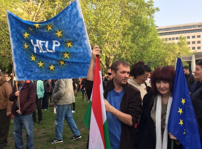 Mii de persoane au participat la un miting proeuropean pe străzile Budapestei