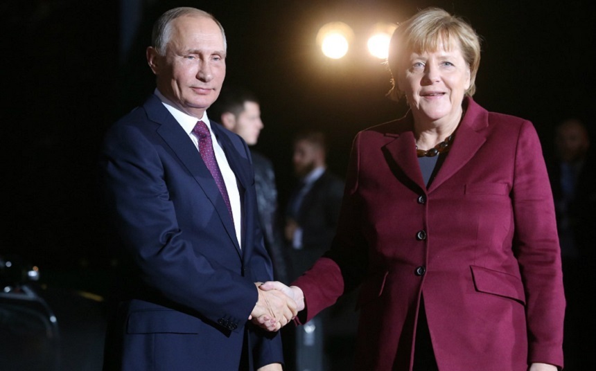 Putin se întâlneşte cu Merkel la Soci în vederea reluării dialogului