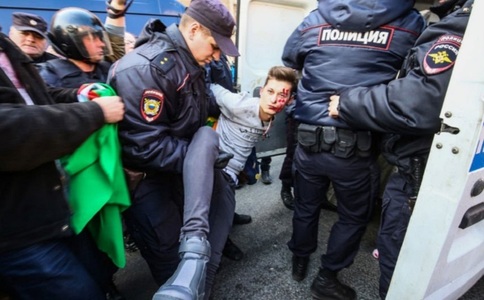 Activişti gay reţinuţi la Sankt Petersburg, la un protest împotriva torturii