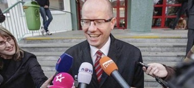 Premierul ceh Bohuslav Sobotka îşi retrage demisia şi anunţă că-i va propune preşedintelui să-l destituie pe ministrul Finanţelor Andrej Babis, suspectat de fraudă fiscală
