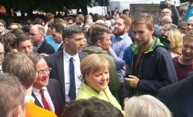 Merkel acuză Guvernul SPD-Verzi la putere în Renania de Nord-Westfalia că funcţionează ”pe credit”, înaintea alegerilor de duminică